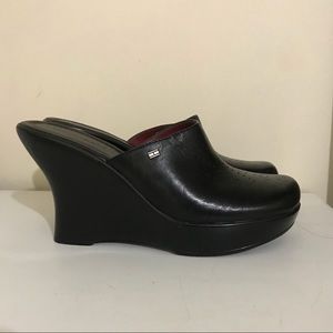 Tommy Girl Wedge Closed Shoes